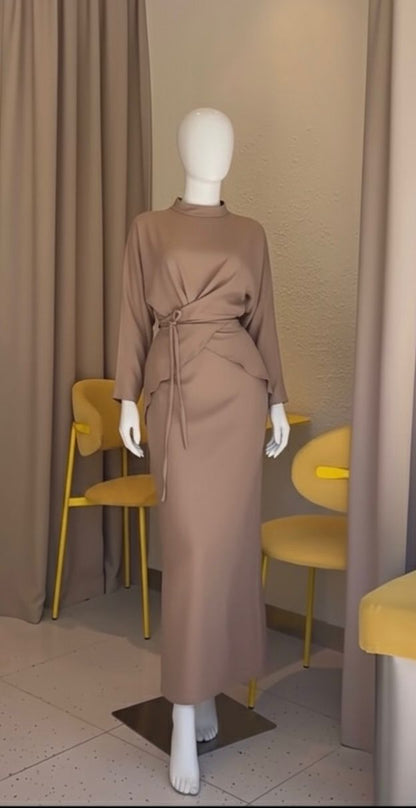 Elegant Satin Two-Piece Set – Top and Maxi Skirt